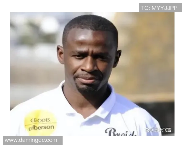 足球场上球星遭刺杀背后真相揭秘 揭开足坛黑暗面与暴力冲突的阴影